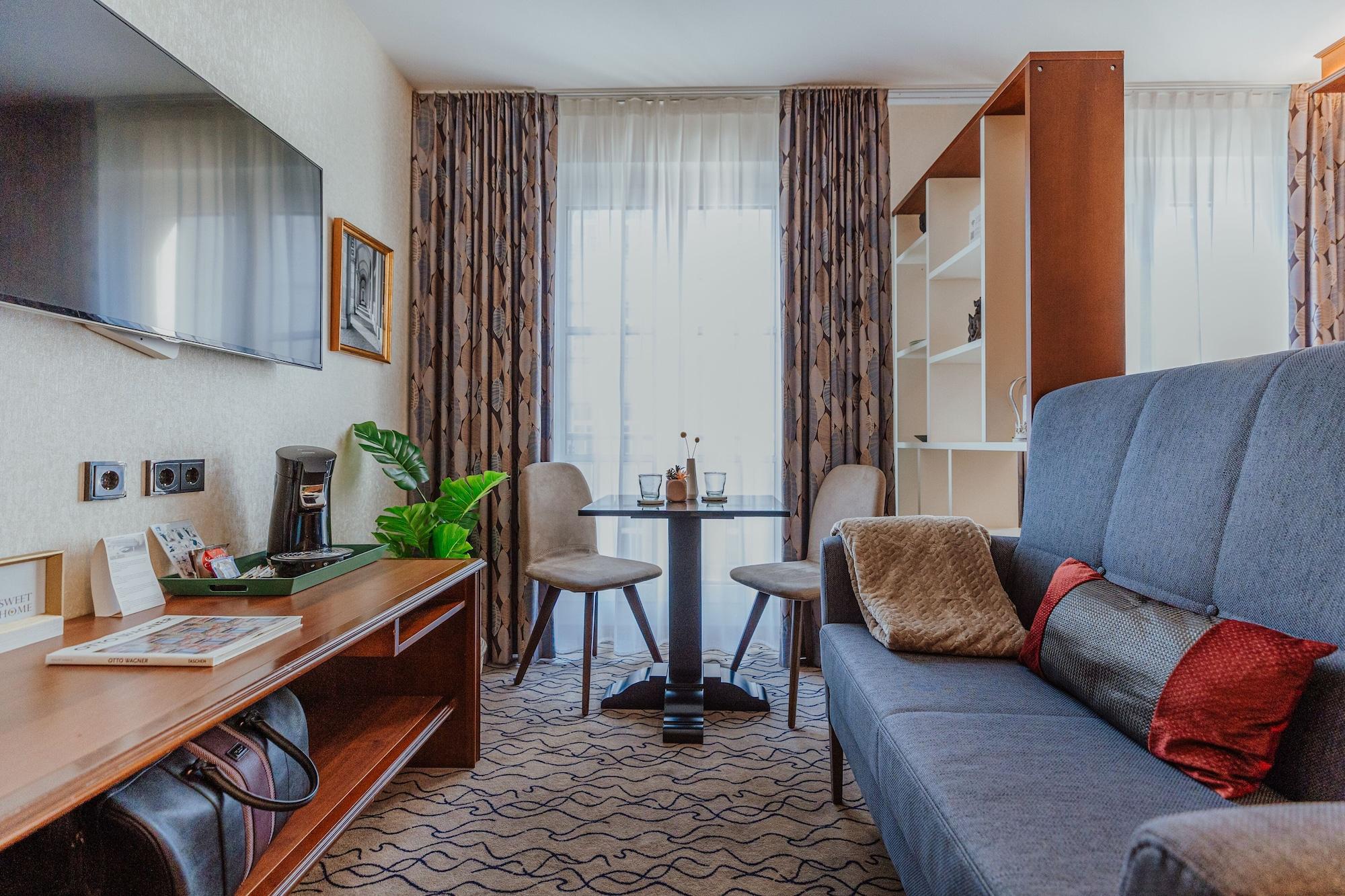 Advastay By King's Hotel