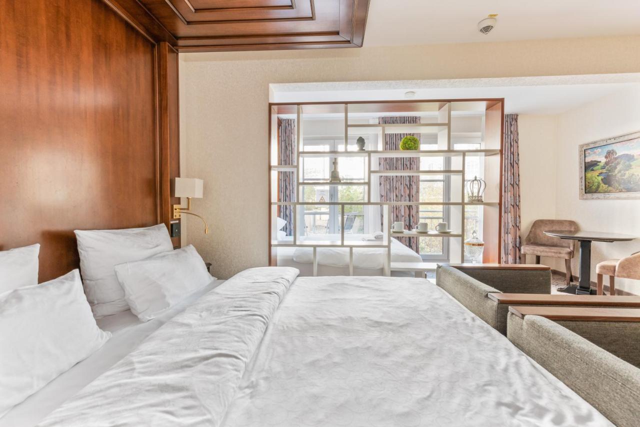 Advastay By King's Hotel 4*