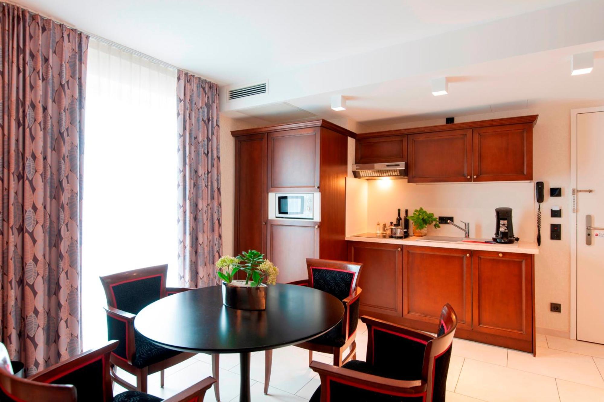 Hotel Advastay By King's Munich